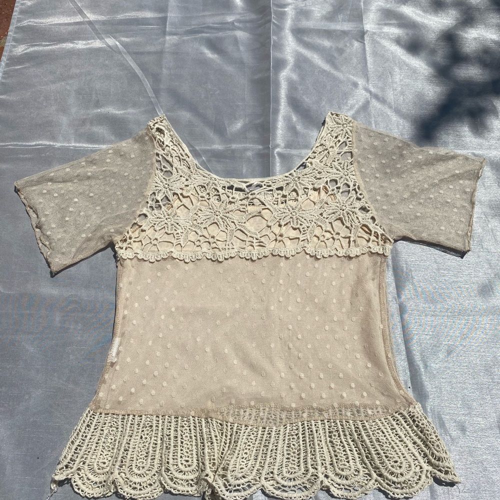 Lace blouse cream color - Picture 2 of 2